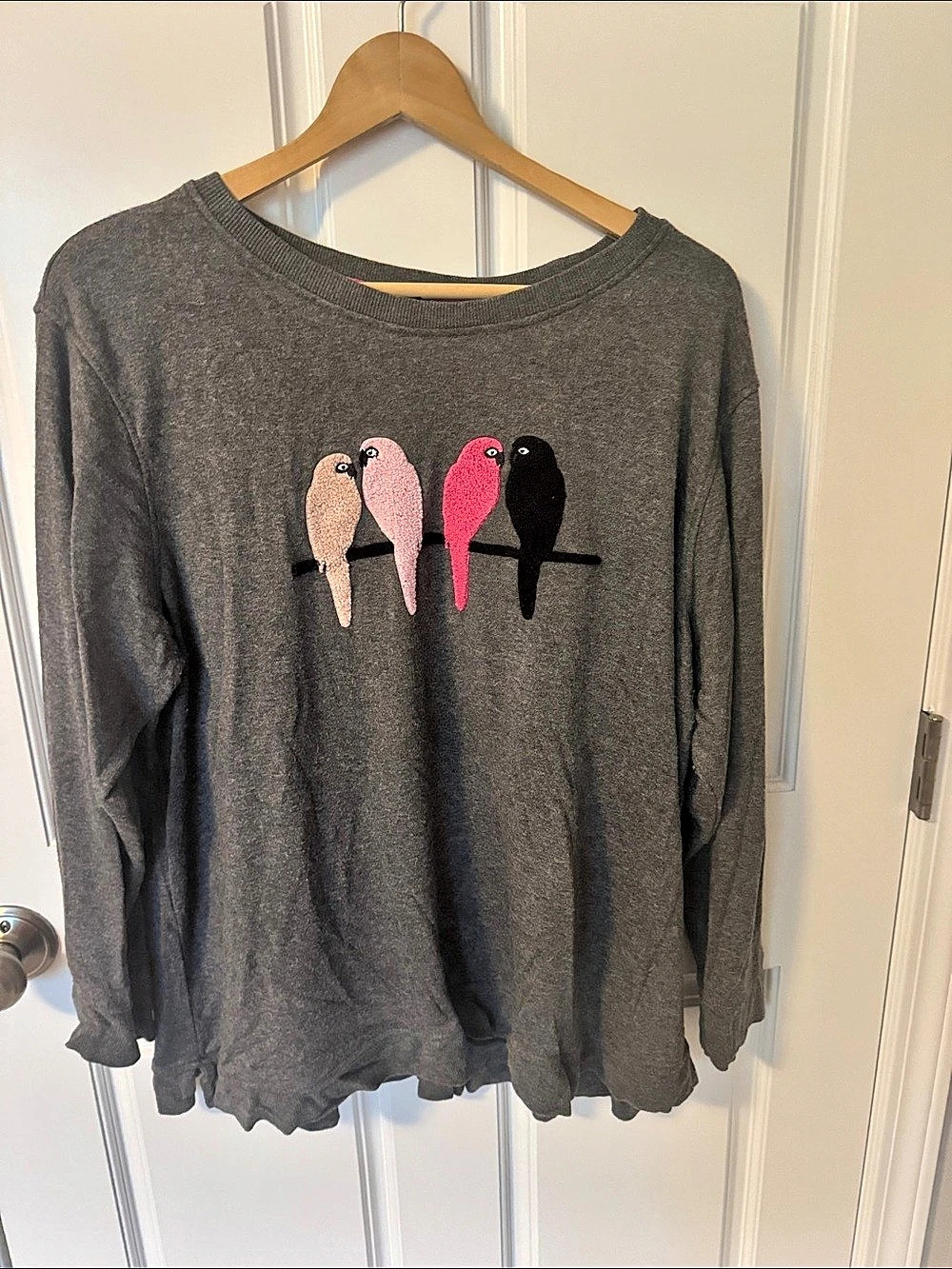 Jane + Delancey Parrot Embroidered Top Gray Size 1X Like New